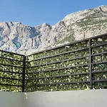 Tone Διαμέρισμα Μακάρσκα