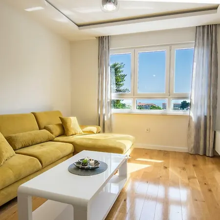Tone * Makarska