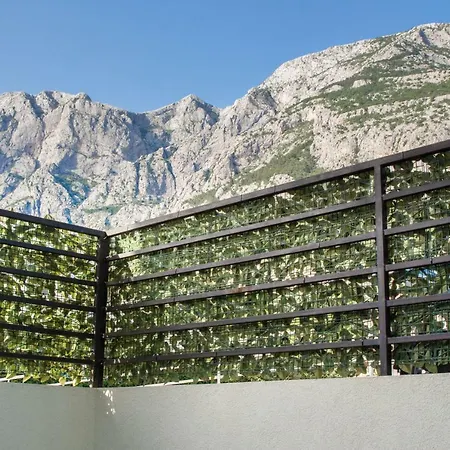 Tone Apartment Makarska