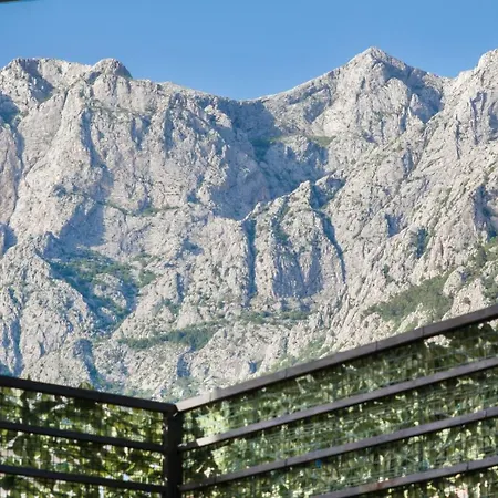 Tone * Makarska